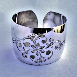 Жесткие браслеты